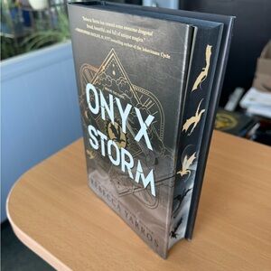 Onyx Storm Hardcover Book with Sprayed Edges